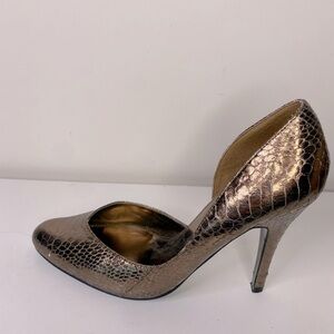 Chinese Laundry Gold Snake Skin Closed Toe Stilleto Heels Size 8